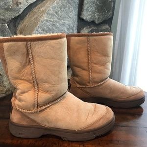 Women's Tan UGG Boots, Size 6W